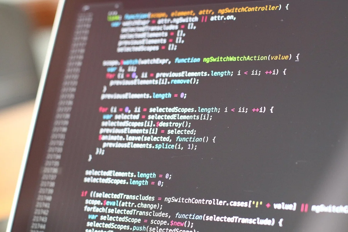 Balises HTML et structure : au-delà du titre
